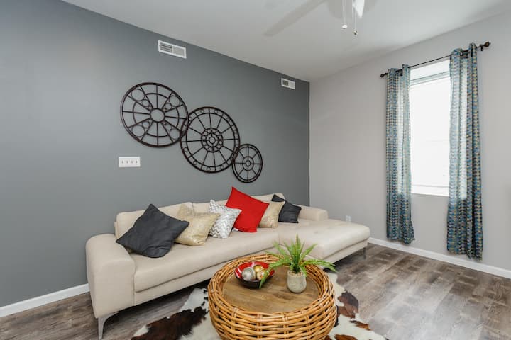 Modern Condo In Center Of Soulard— Walk Score 87 - St. Louis, MO