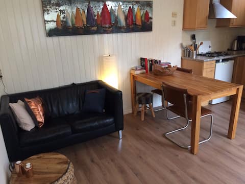 Popular Airbnb listing: Cosy accomodation 5 min from beach. in De Koog