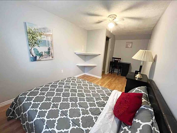Bedroom 3
Double Size Bed that can sleep 2
Closet