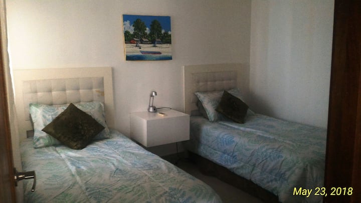 חדר שינה שני, מאוורר תקרה, מיזוג אוויר