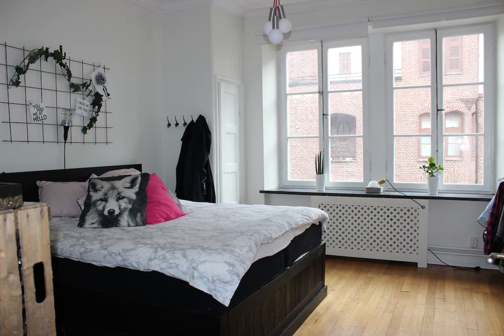 Bedroom with room for 2