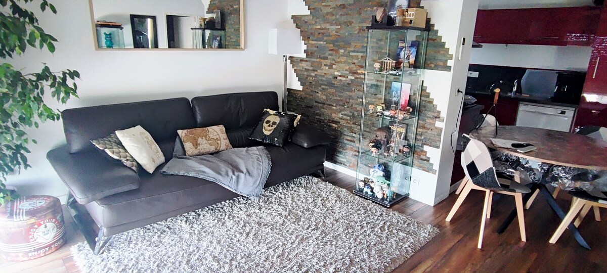 Annuncio Airbnb popolare: 4 bedroom accommodation with garage, 5 minutes from the beaches by car a Toulon