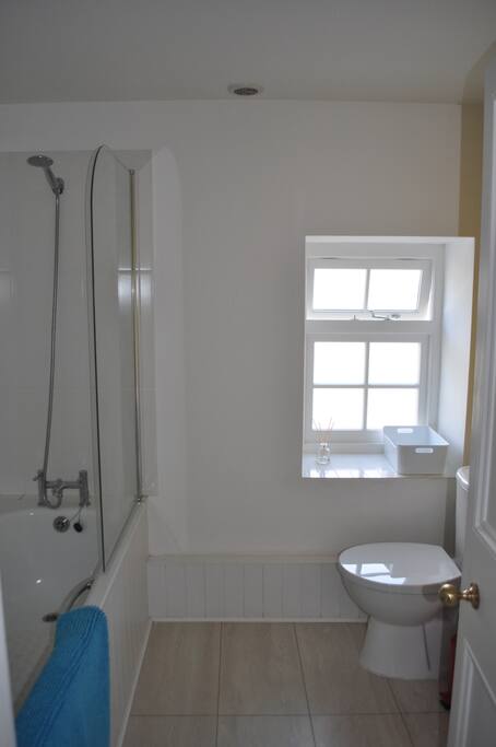Bath/showerroom