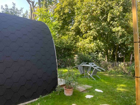 Eco lodge cabin on an island 30km from Paris