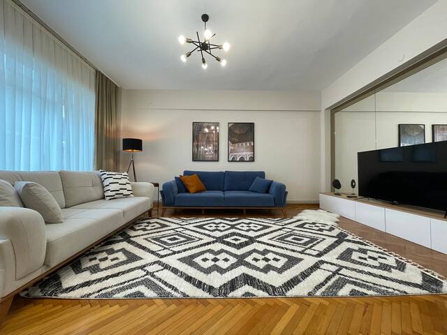 Stylish family stay apartment gallery image 4