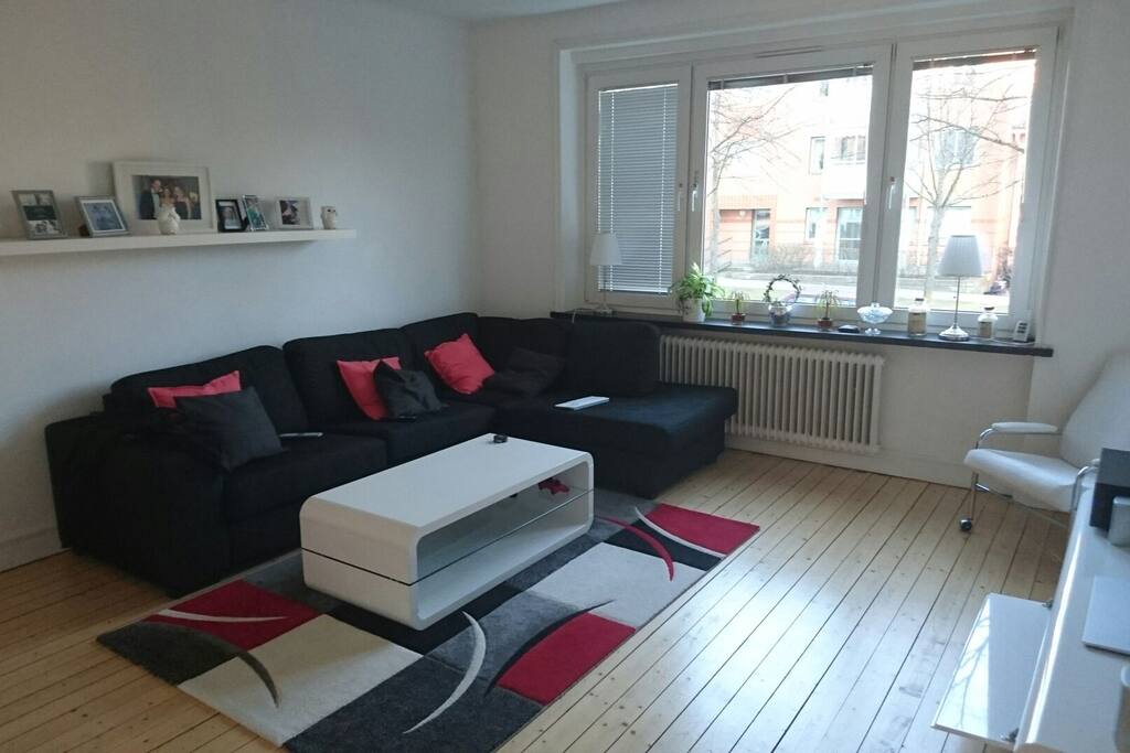 Skön soffa att slappna av i efter en dag,ute i naturen. Som ligger ett stenkast ifrån svedala, en härlig bokskog.