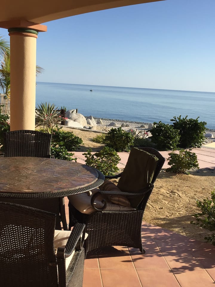 Beachfront Living at its best. — 3 bedroom vacation rental in Los Barriles