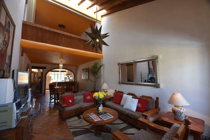 Lovely Penthouse | San Miguel Location & Comfort - San Miguel de Allende