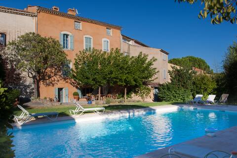 Large old Provencal house, with pool