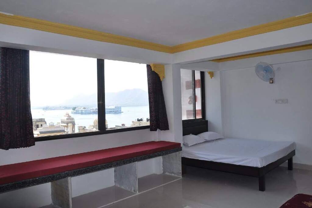 Lake View Suite