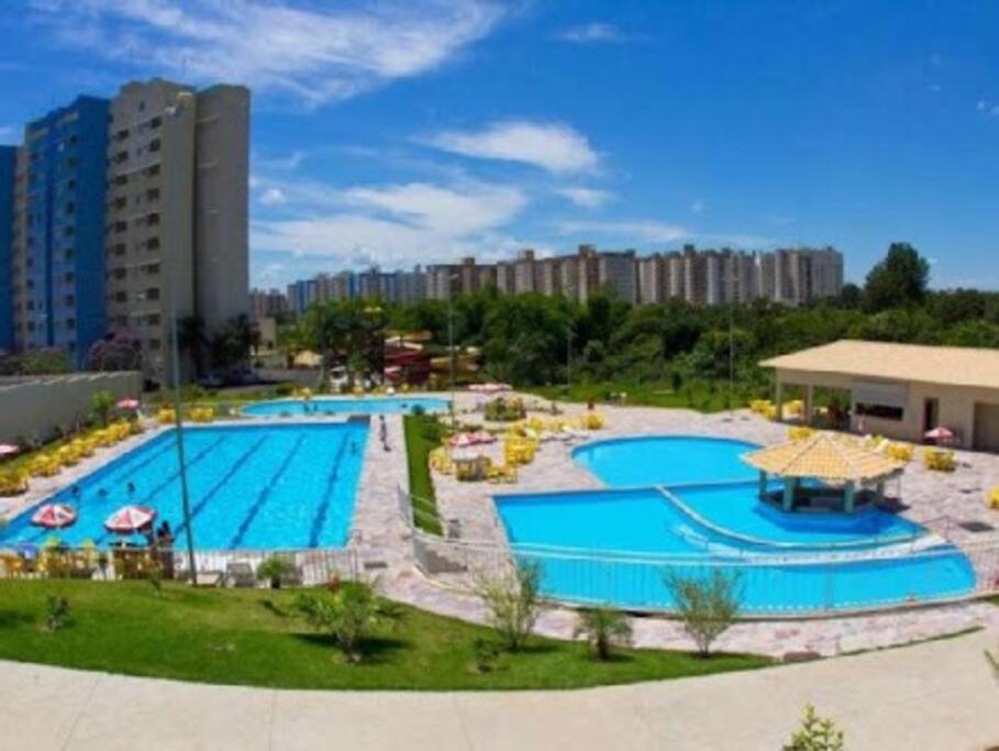 Piscinas aquecidas e à temperatura natural