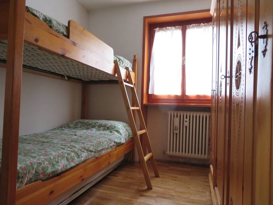 Chambre avec lit superposé