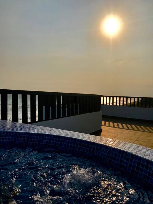 ¡Jacuzzi en terraza privada en quinto nivel con una impresionante vista!