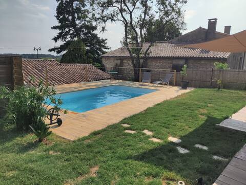 Lovely single-story pool villa