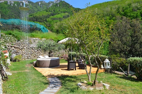 Il Limoneto loft with a luxury outdoor Jacuzzi