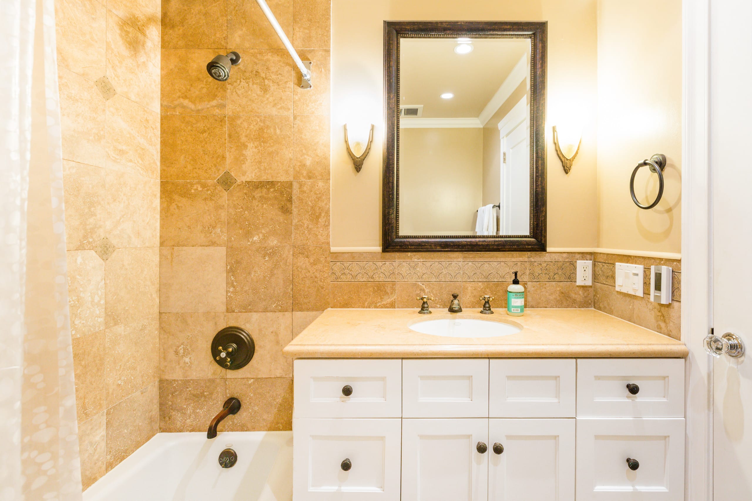 Home in San Francisco · ★4.97 · 7 bedrooms · 6 beds · 4 baths - Image 48