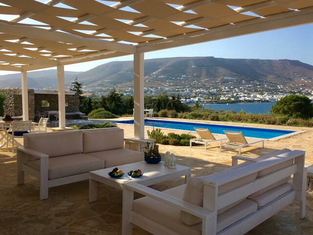 Villa Meltemi – Luxurious Villa, Parikia