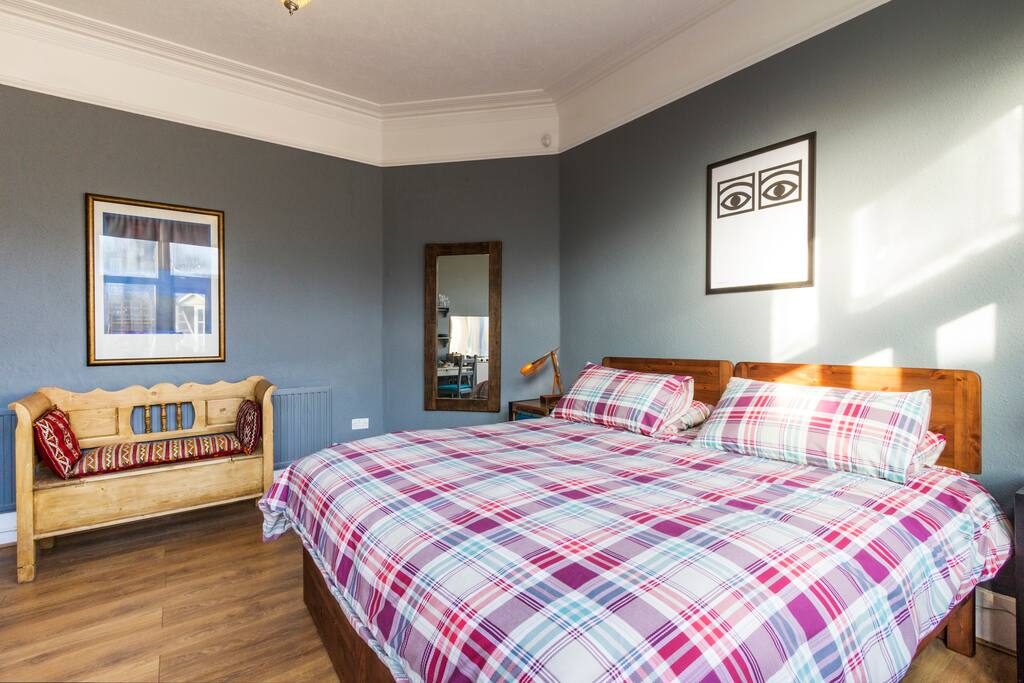 Enormous bed (which can be transformed into two full size singles for amigos)!