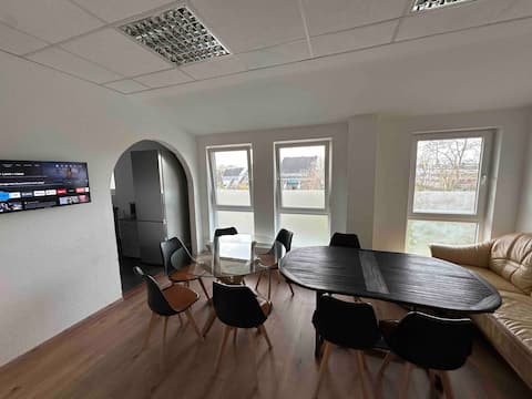 140 sqm trade fair/installer apartment