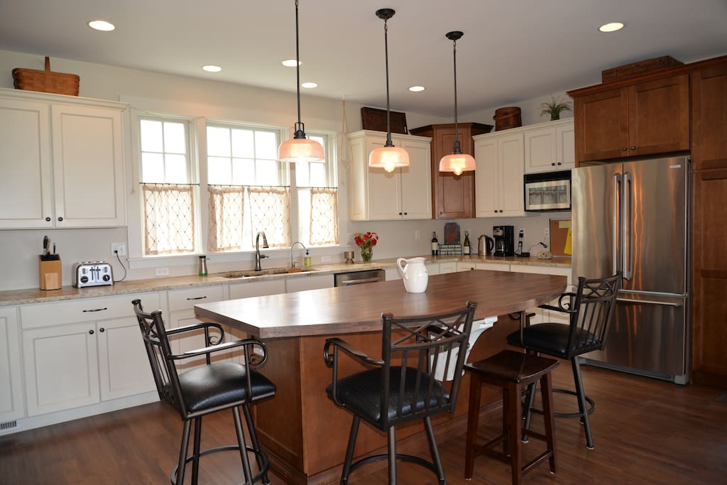 Large open concept kitchen.
