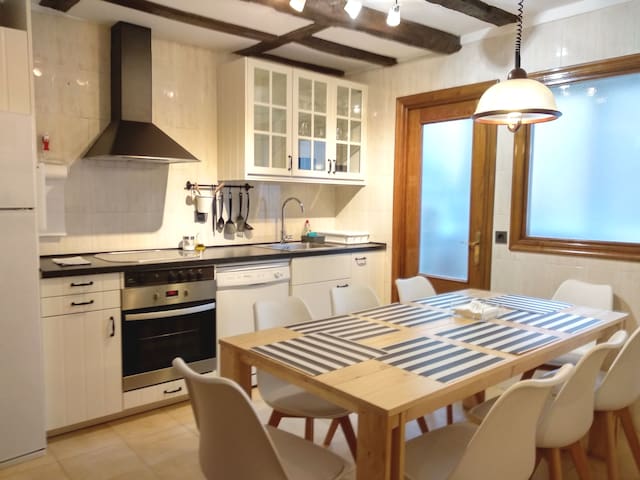 HIRUTXULO RENTAL – OLD TOWN