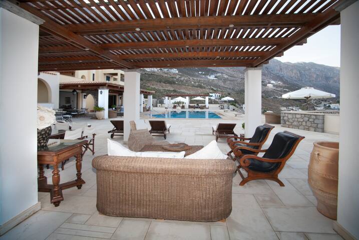 Kasteli Villa West gallery image 5