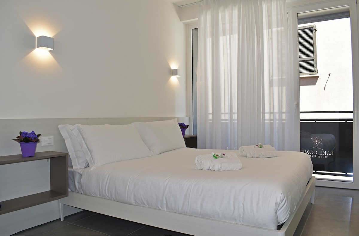 Dvojlôžková izba s manželskou poste