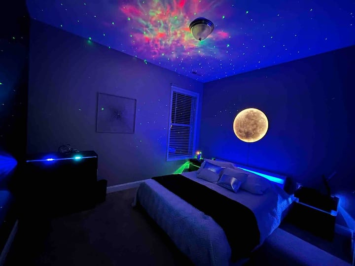 Space Room with queen bed