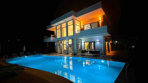 LUXURY VILLA WITH SEA VİEW, SWIMMING POOL