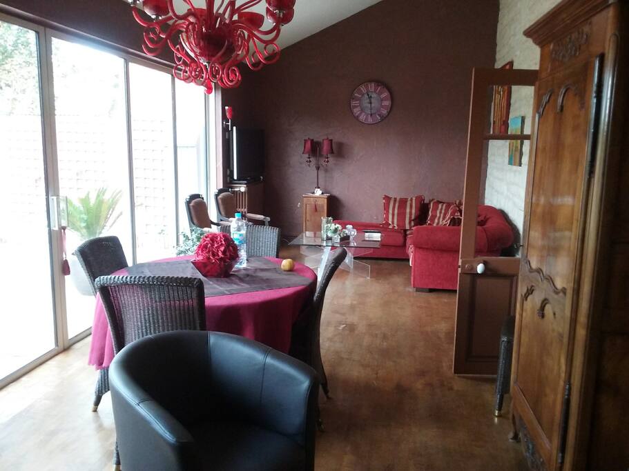 SALON