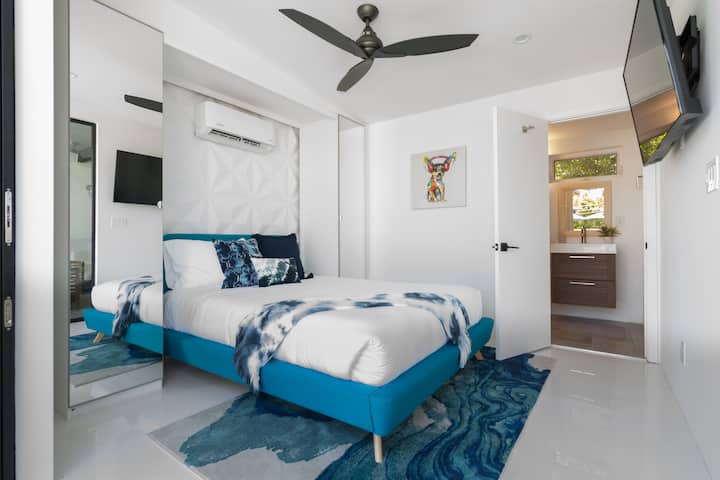 Casa de huéspedes con baño privado y ducha de efecto lluvia a ras de suelo
