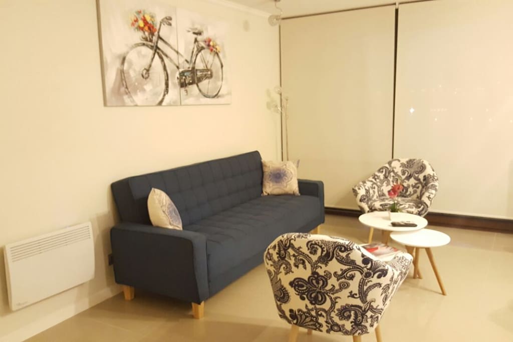 Living con sofá cama (azul)