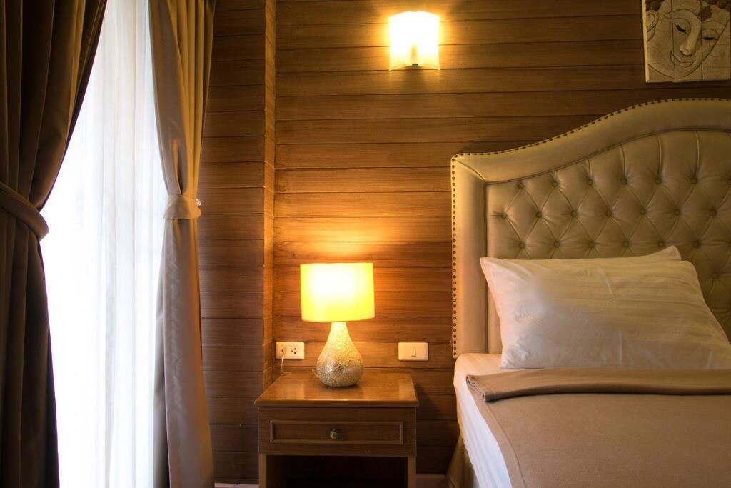 Deluxe Room: 2-3 persons