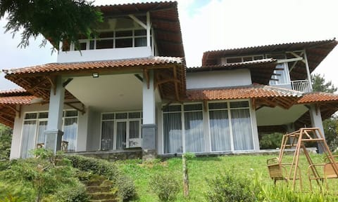 Villa Kaca Putih, Puncak, Cisarua