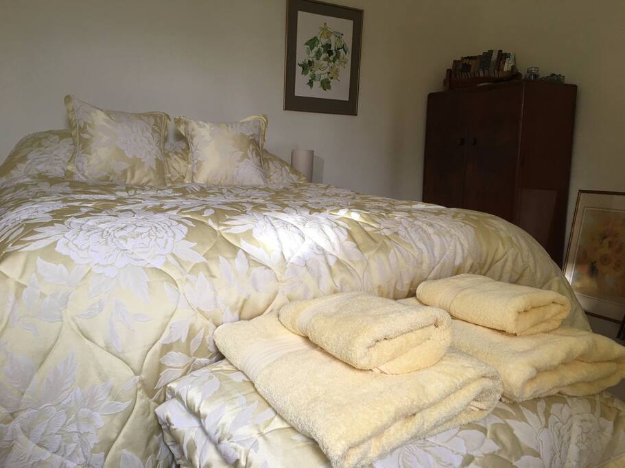 Yellow room