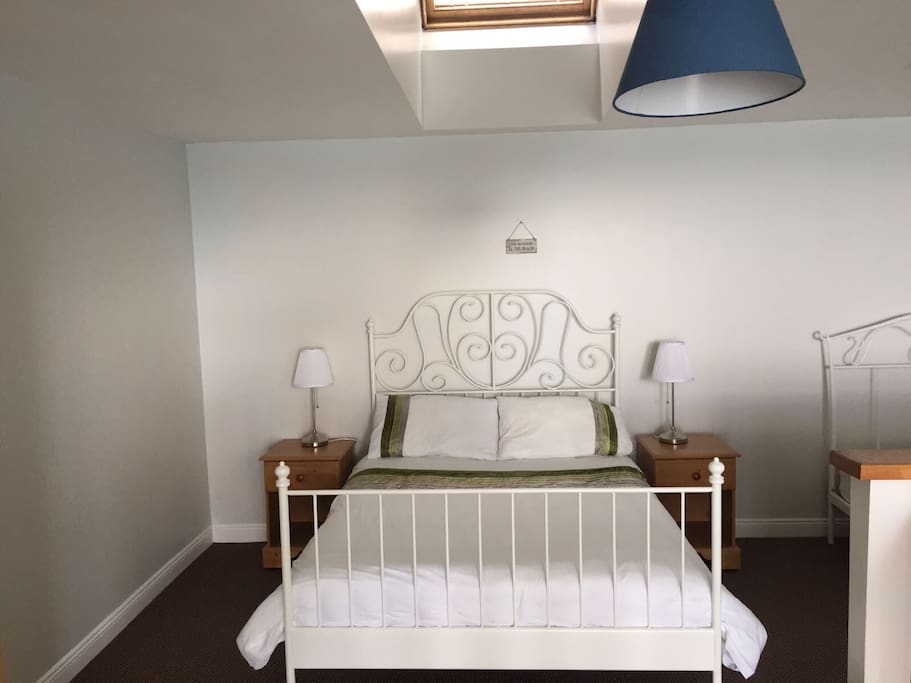 Mezzanine Bedroom with ocean views