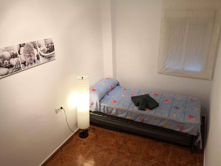 Veľká izba s rozkladacou posteľou. 