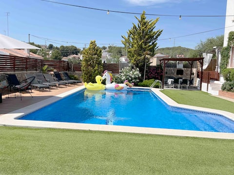 Oasis Villa, private pool and Golden Beaches