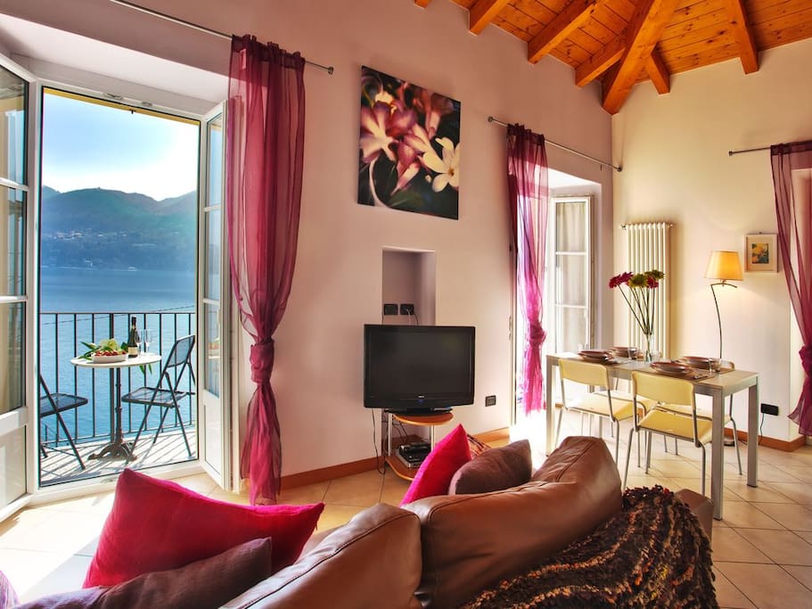 Splendid views from the lounge and balcony overlooking the lake and mountains, set in the heart of Tremezzo