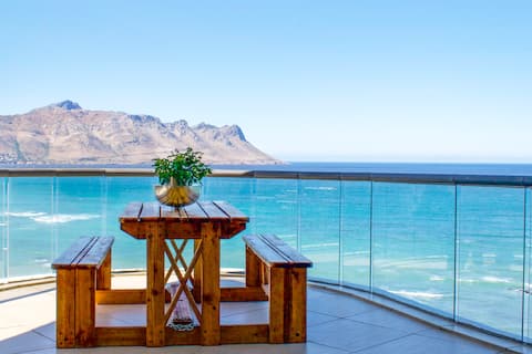 Stunning Beachfront Apartment!