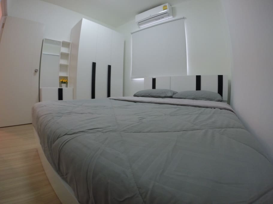 2nd bedroom
