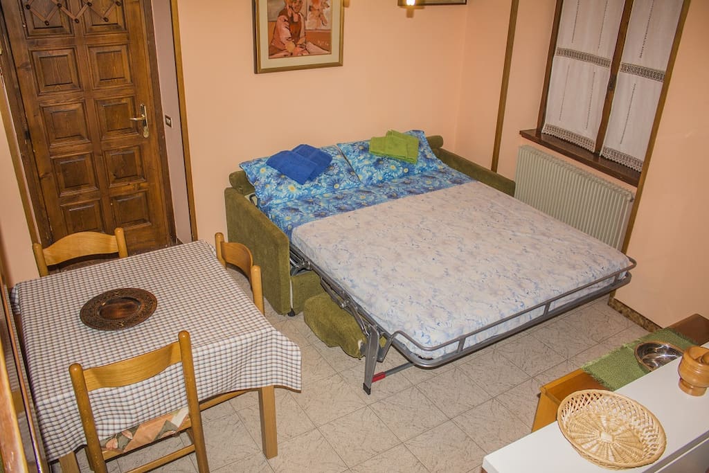 Sala con divano letto