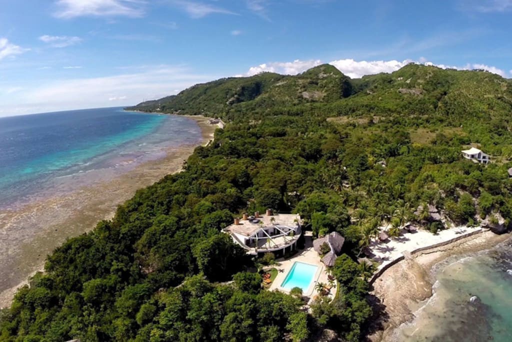 Situated on a private peninsula Granada Beach Resort offers stunning ocean views and a private beach!