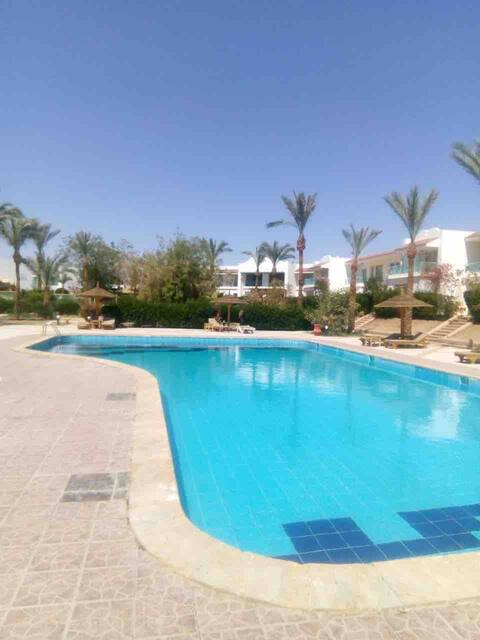 Stylish two en-suite bedroom at Sharm centre-Naama