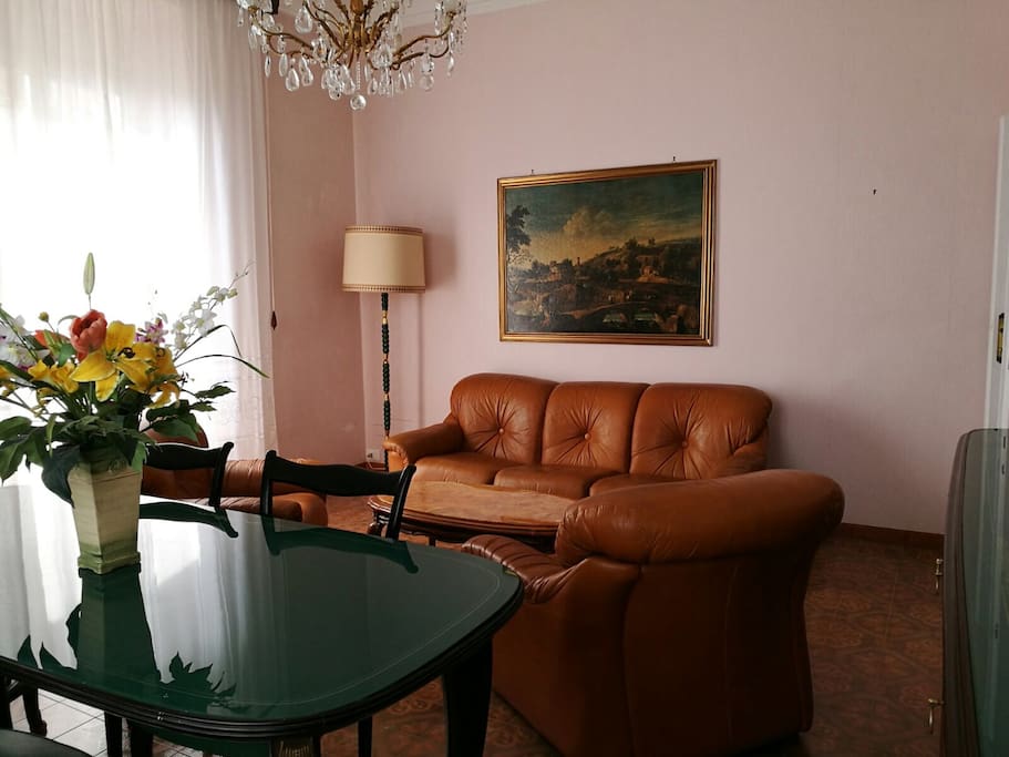 Dining room.