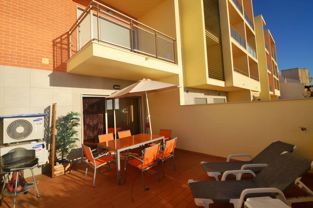 Terrace facing south direct acess to the pool