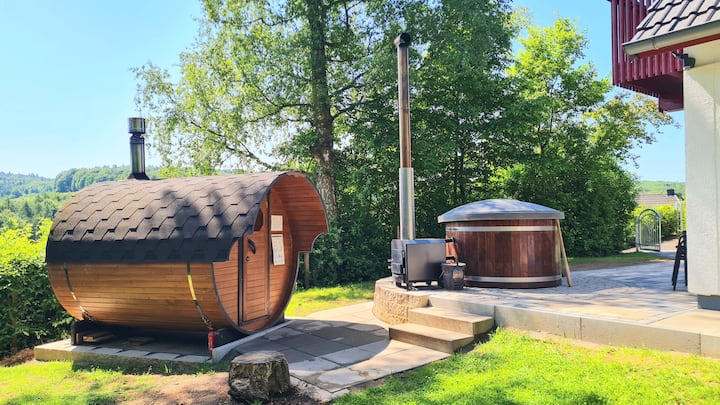 Vacation home "Auszeit am See" with sauna & hot tub