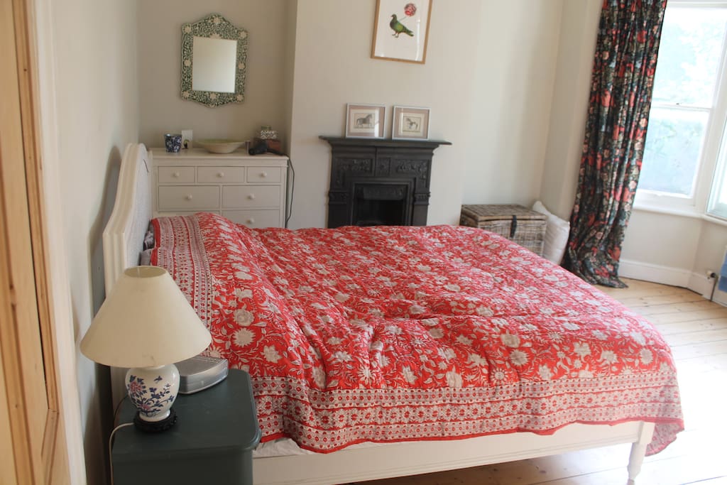 Master Bedroom Superking bed
