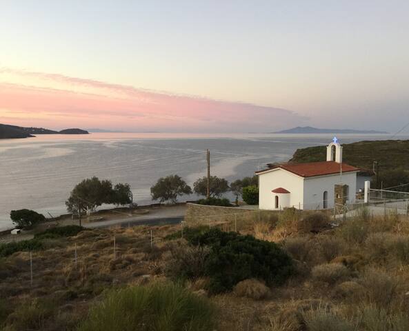 NICE & COZY HOLIDAY APARTMENT WITH BATSI BAY VIEW