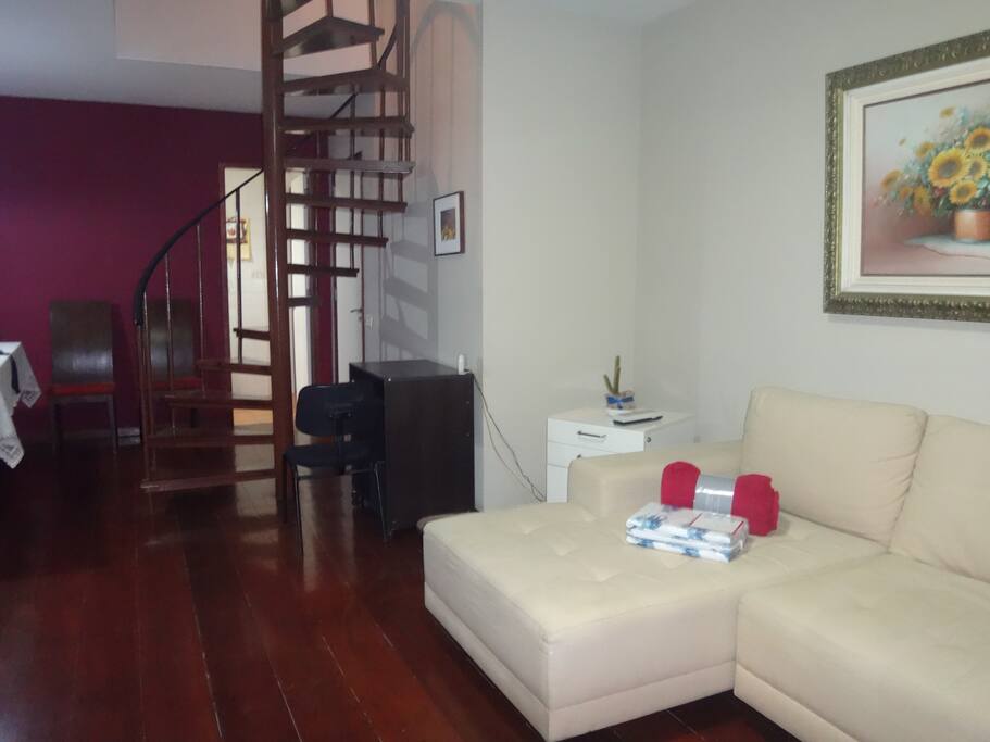 Sala de Estar / Acesso Cobertura